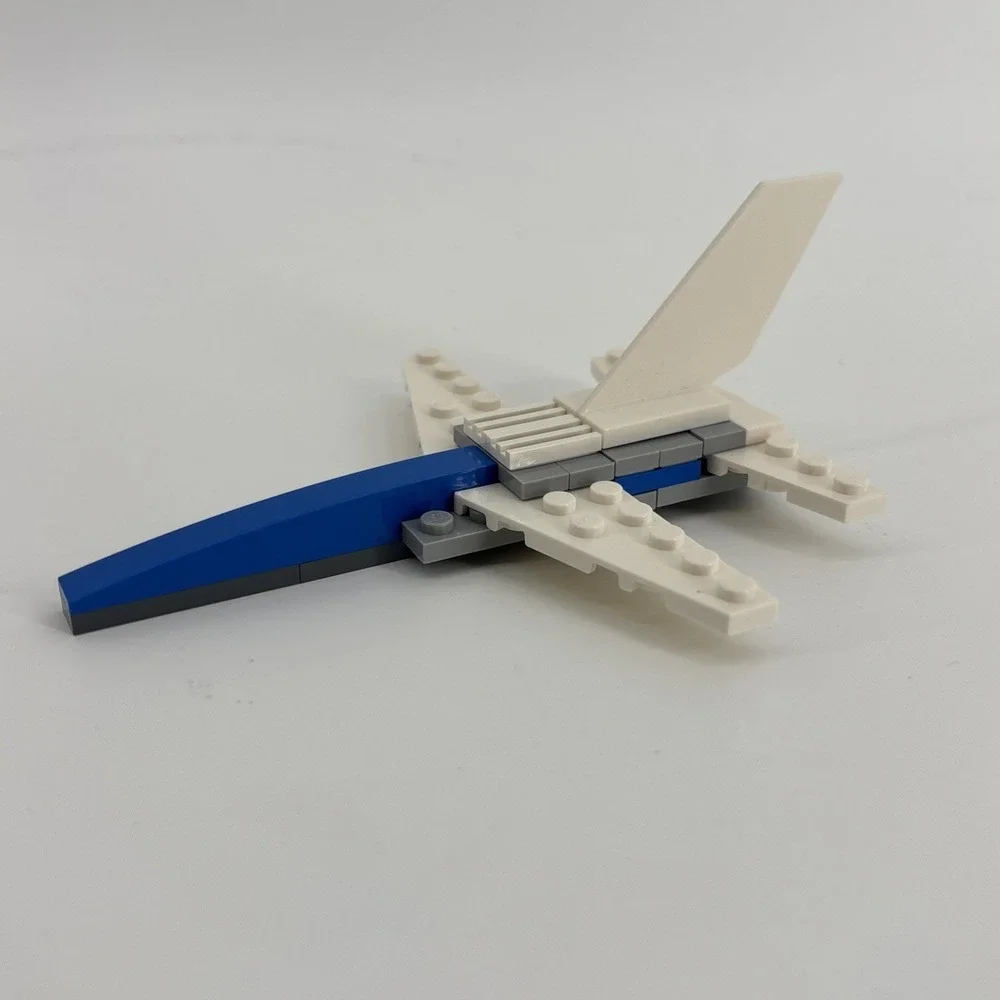 LEGO 40321 January 2019 Monthly Mini Build: Jet‎ Fighter